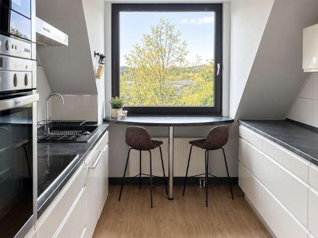 Sonnige und ruhige Dachgeschosswohnung mit Ausblick