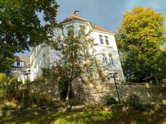 Sonnige Villa in Südhanglage