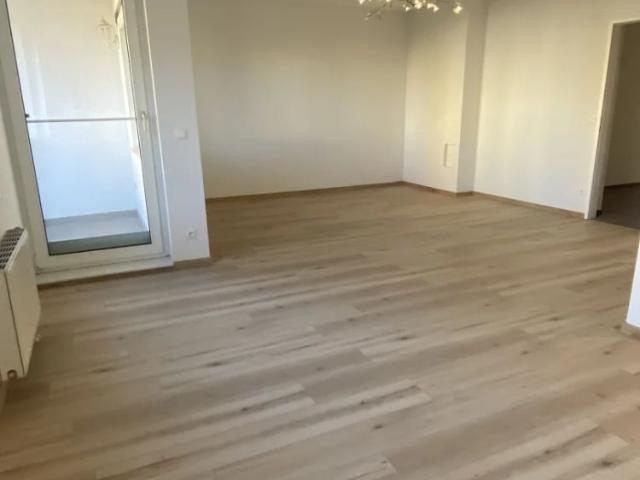 Sonnige, westseitige 3,5 Zimmer Wohnung mit ruhigem Balkon, inkl. Küche Nähe Badner Bahn