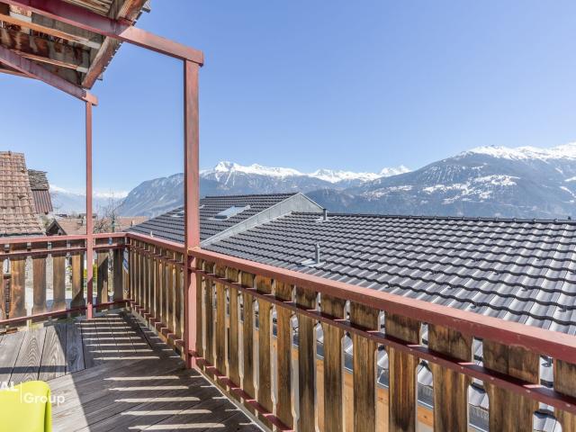 Sonnige Wohnung mit Balkon und Blick auf die Alpen