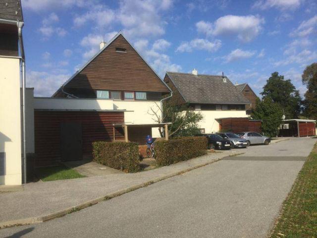 Sonnige Wohnung mit Garten und Terrasse inkl. KFZ Abstellplatz