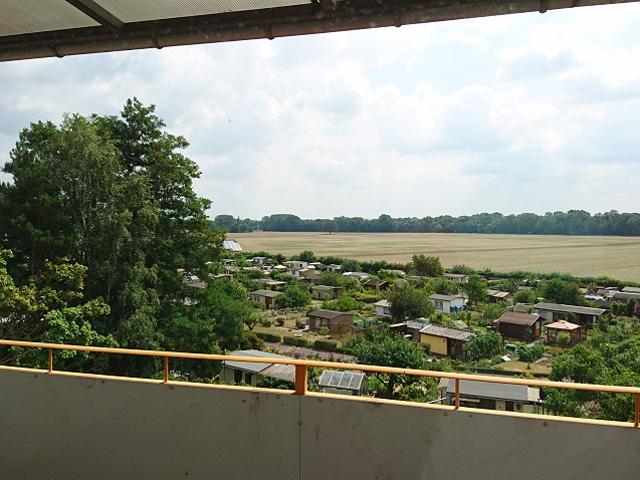 Sonnige Wohnung mit großem Balkon und Blick ins Grüne in der Delle Am Hang