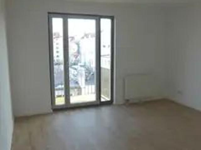 Sonnige Wohnung mit 2 Balkonen in Reudnitz!