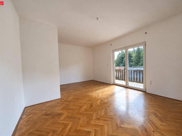 Sonnige Wohnräume, umlaufender Balkon und zwei Garagen – 10 Minuten von Weiz!