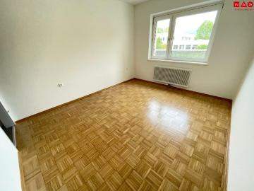 sonnige zweizimmerwohnung mit balkon!