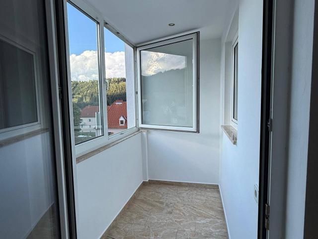 Sonnige, zentral gelegene Wohnung mit Loggia und Aussicht Erstbezug nach Teilsanierung