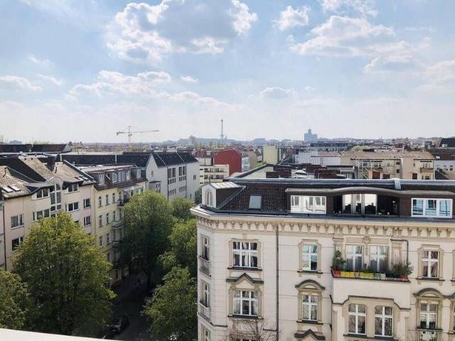 Sonnige 1,5 Zimmer Wohnung mit Balkon in Charlottenburg nähe Deutsche Oper