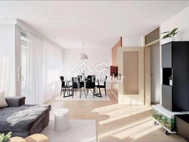 Sonnige 2,5 Zimmerwohnung mit Westbalkon & TG Stellplatz