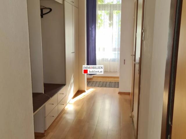 SONNIGE 2,5 ZIMMERWOHNUNG, VOLL MÖBLIERT, WG TAUGLICH
