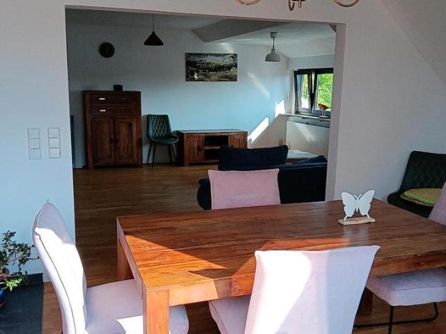 Sonnige 2,5 Zimmer Dachgeschoss Wohnung
