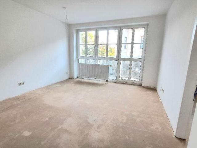 Sonnige 2 R. Whg. mit Lift, ideal f. ältere Personen Boden kommt neu