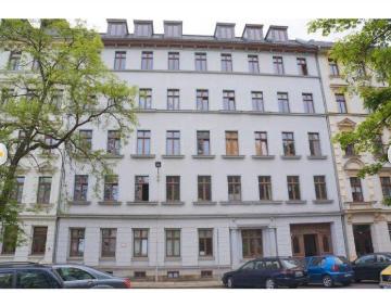 Sonnige 2 Raum Wohnung Dachgeschoss mit Loggia