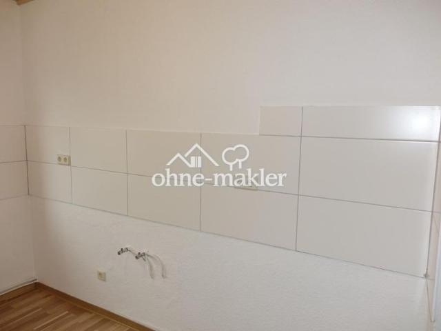 sonnige 2 Raum Wohnung/Balkon mit Laminat