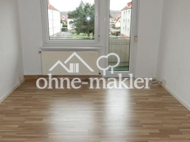 sonnige 2 Raum Wohnung/Balkon mit Laminat