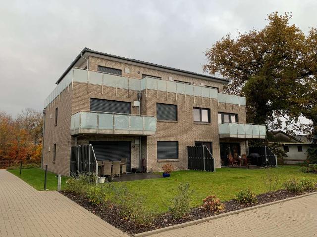Sonnige 2 Zimmer, offene Küche, Bad, Abstellraum, Terrasse, Stellplatz und Aufzug