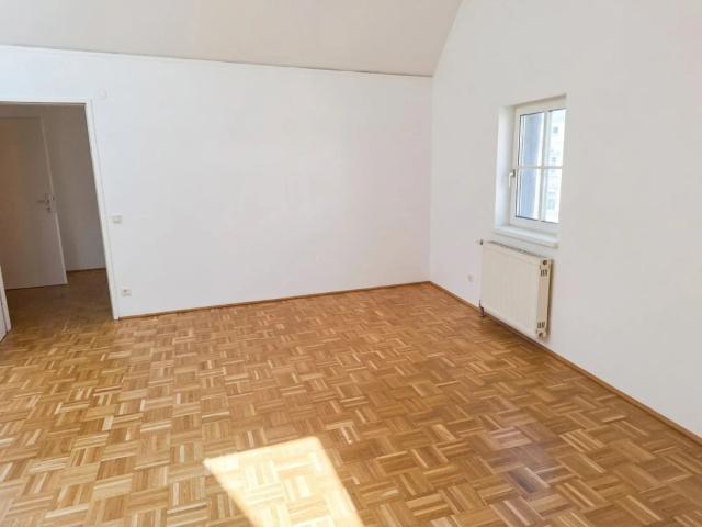 Sonnige 2 Zimmer Dachgeschosswohnung am Stadtplatz 19 Top 9
