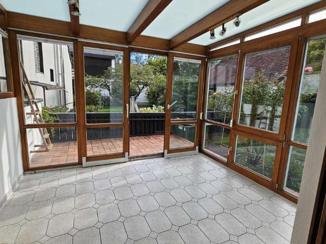 Sonnige 2 Zimmer Gartenwohnung mit Wintergarten