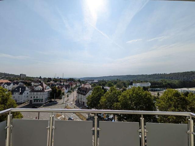 Sonnige 2 Zimmer Wohnung im 7. OG: Panoramablick über Esslingen, Aufzug & EBK – Provisionsfrei!