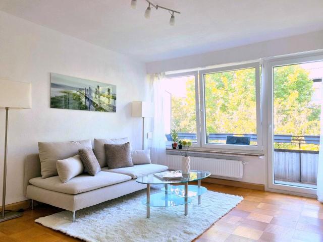 Sonnige 2 Zimmer Wohnung im Grünen in S West – modernisiert, frei
