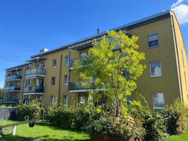 Sonnige 2 Zimmer Wohnung mit Balkon!