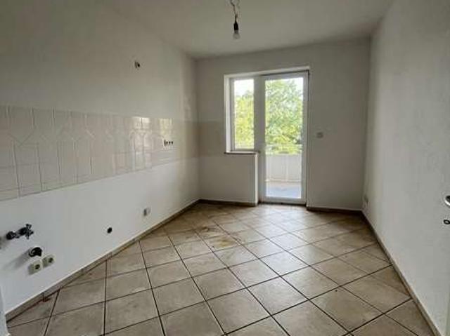 sonnige 2 Zimmer Wohnung mit Balkon