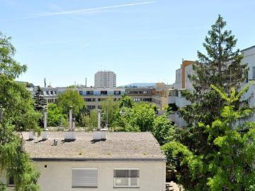 Sonnige 2 Zimmer Wohnung mit BALKON und Wintergarten! NEUBAU! Saniert! Nähe U4!