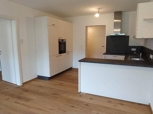 Sonnige 2 Zimmer Wohnung mit Balkon und traumhaften See und Kaiserblick