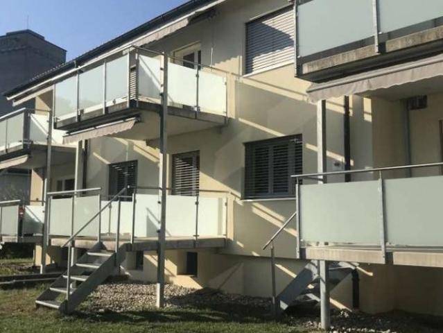 Sonnige 2 Zimmer Wohnung mit Balkon in Fraubrunnen!