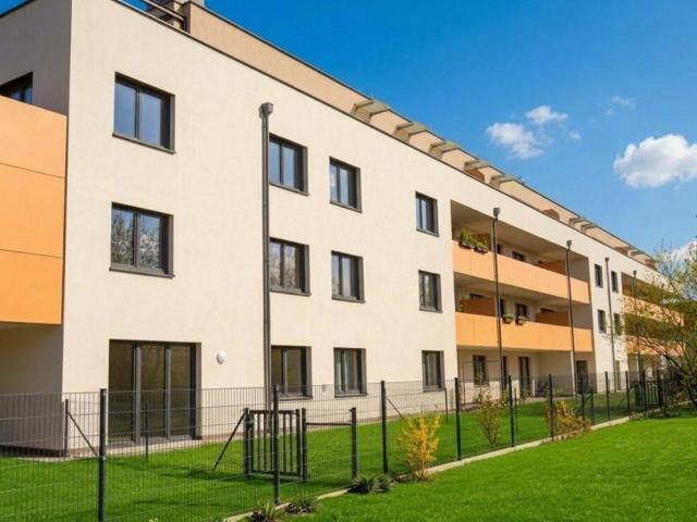 Sonnige 2 Zimmer Wohnung mit Balkon & Parkplatz 3/13