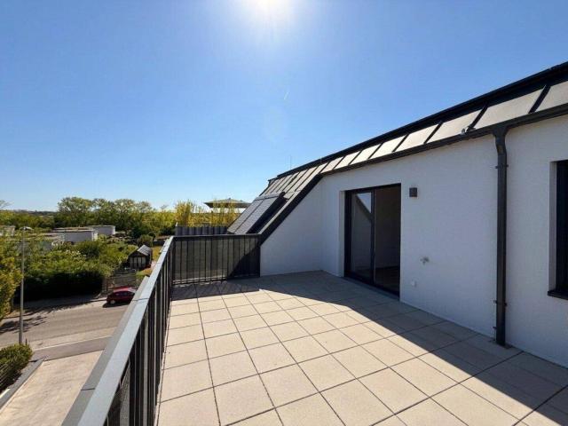 Sonnige 2 Zimmer Wohnung mit großem Balkon und Kühlung!