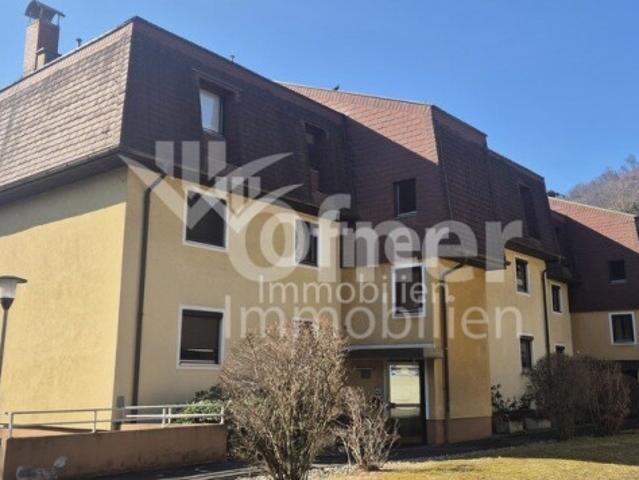 Sonnige 2 Zimmer Wohnung mit Loggia und Tiefgaragenplatz
