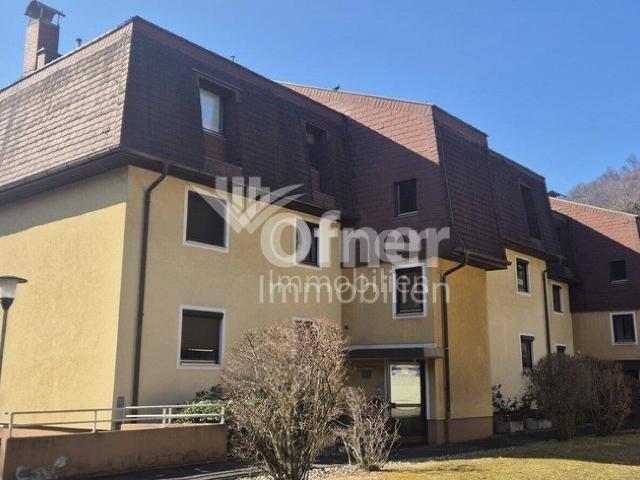 Sonnige 2 Zimmer Wohnung mit Loggia und Tiefgaragenplatz