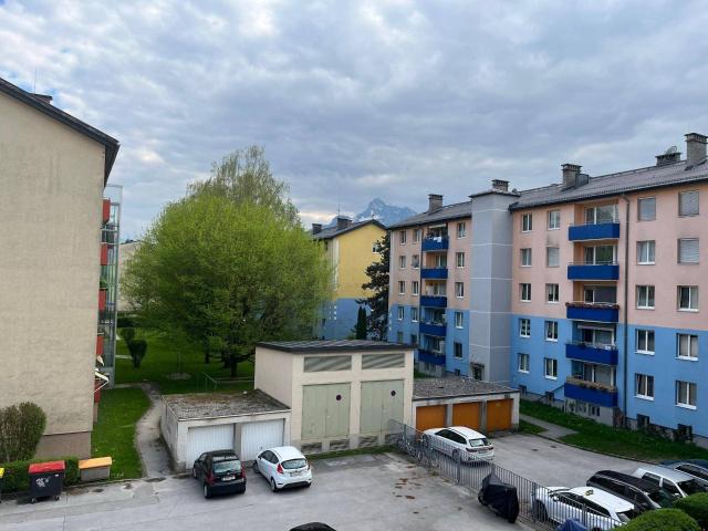 Sonnige 2 Zimmer Wohnung mit Loggia in der Herrnau