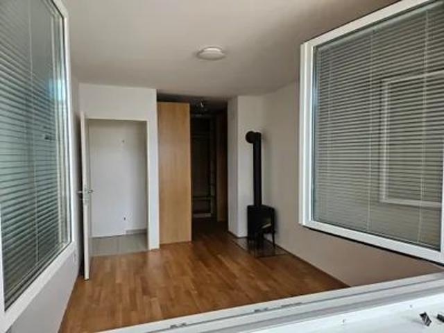 Sonnige 2 Zimmer Wohnung mit Süd Loggia & ruhiger Hoflage, 1140 Wien