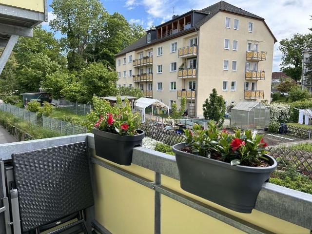 Sonnige 2 Zimmer Wohnung mit schönem Balkon und Stellplatz in der Oberstadt GC am ruhigen Park