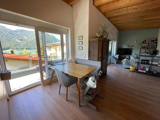 Sonnige 2 Zimmer Wohnung mit Seeblick