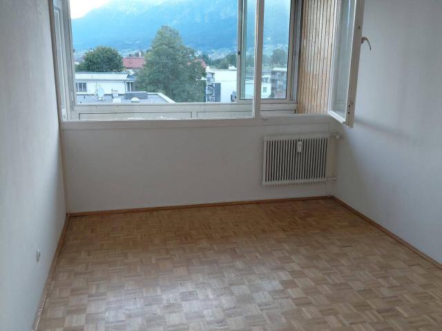 Sonnige 2 Zimmer Wohnung mit West Loggia in Hall/Schönegg