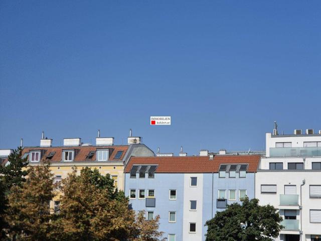 SONNIGE 2 ZIMMERWOHNUNG, ALLE NEBENRÄUME, ZENTRALE LAGE