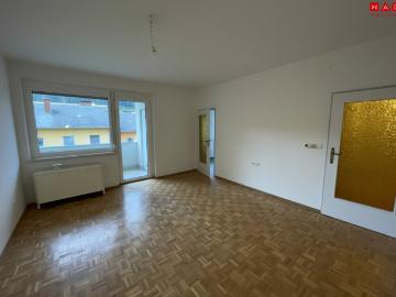 sonnige 2 zimmerwohnung mit balkon und parkplatz