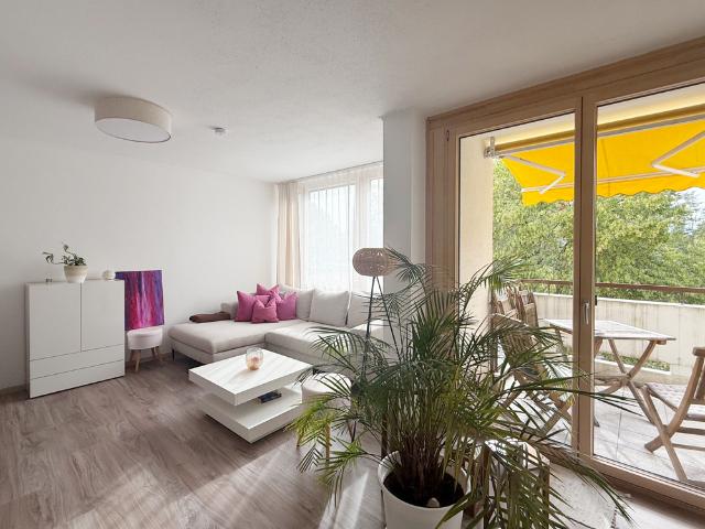 sonnige 2 Zimmerwohnung mit Balkon, Wannenbad und EBK