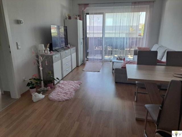 Sonnige 2 Zimmerwohnung mit Balkon!