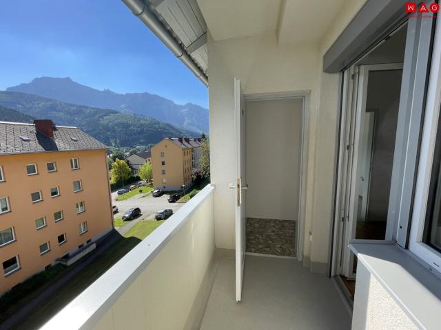 sonnige 2 zimmerwohnung mit loggia und parkplatz