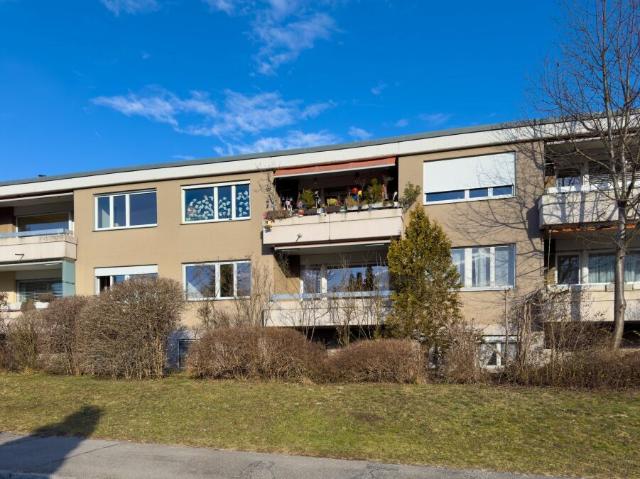 Sonnige 3.5 Zimmer Eigentumswohnung 80 m² mit Balkon, 19 m² Bastelraum/Studio und Einstellhallenplatz