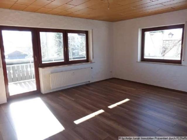 Sonnige 3,5 Zimmer OG Wohnung in ruhiger Lage von Bissingen Ochsenwang