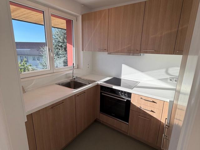 Sonnige 3,5 Zimmer Wohnung mit Balkon in Seenähe