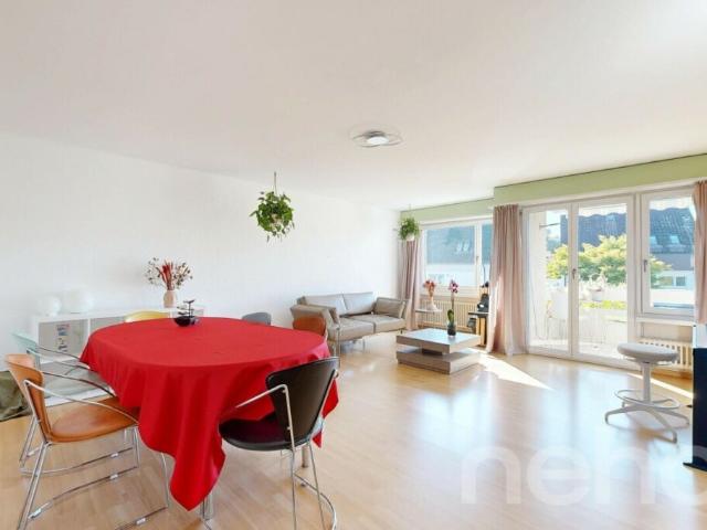 Sonnige 3.5 Zimmer Wohnung mit Südbalkon in ruhiger Lage
