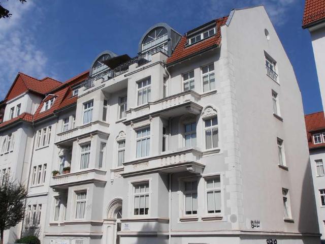 Sonnige 3 Raum Wohnung mit kleinem Balkon in MD Stadtfeld Ost wartet auf Sie!
