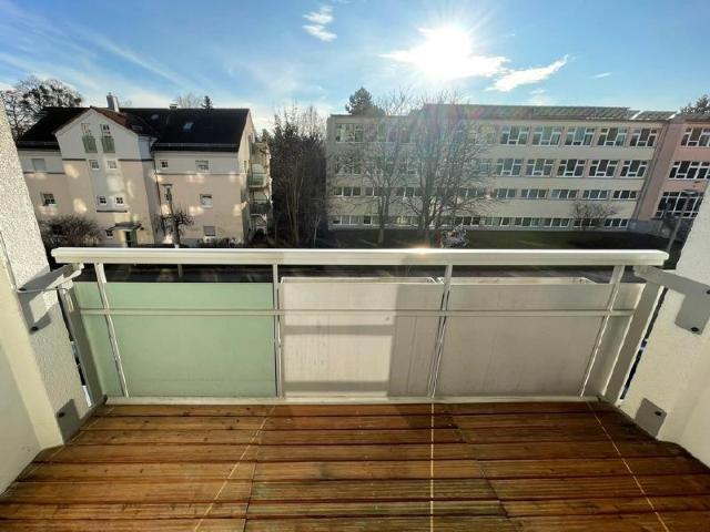 Sonnige 3 Zi. Wohnung mit Balkon & Lift in Leubnitz Neuostra