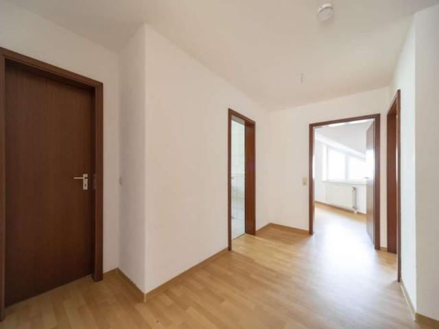 Sonnige 3 Zimmer Mietwohnung mit Balkon