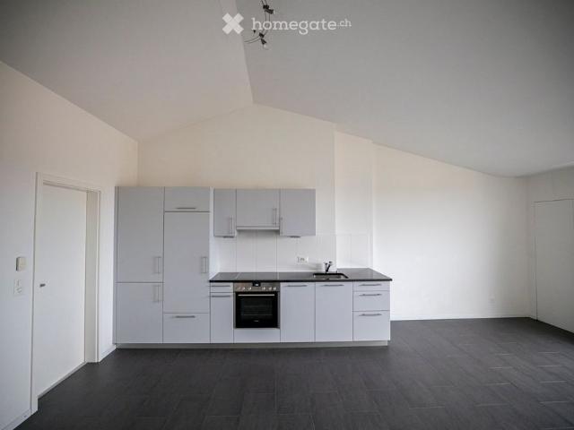 Sonnige 3 Zimmer Dachwohnung mit Balkon in Dornach – ab November 2026